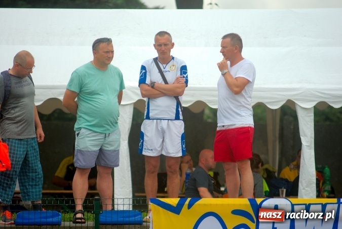 Zdjęcie w galerii na portalu naszraciborz.pl: Tworków Cup 2016: Ulewny deszcz utrudniał tworkowski turniej. Raciborska Unia na podium wiadomości z regionu