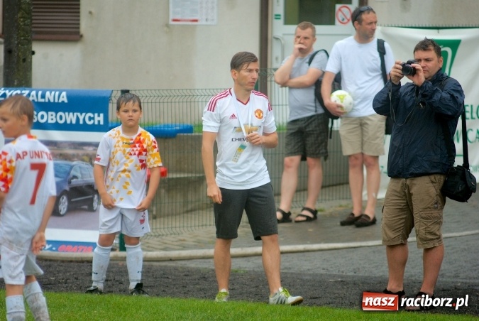 Zdjęcie w galerii na portalu naszraciborz.pl: Tworków Cup 2016: Ulewny deszcz utrudniał tworkowski turniej. Raciborska Unia na podium wiadomości z regionu