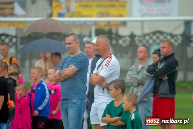 Zdjęcie w galerii na portalu naszraciborz.pl: Tworków Cup 2016: Ulewny deszcz utrudniał tworkowski turniej. Raciborska Unia na podium wiadomości z regionu