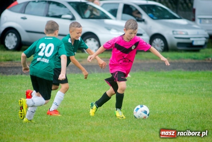 Zdjęcie w galerii na portalu naszraciborz.pl: Tworków Cup 2016: Ulewny deszcz utrudniał tworkowski turniej. Raciborska Unia na podium wiadomości z regionu