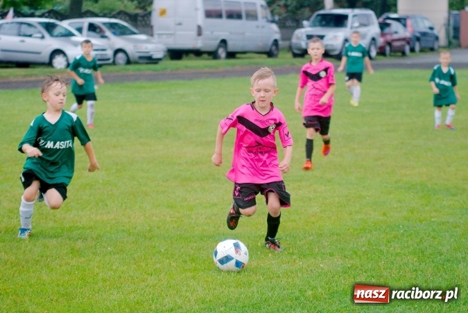 Zdjęcie w galerii na portalu naszraciborz.pl: Tworków Cup 2016: Ulewny deszcz utrudniał tworkowski turniej. Raciborska Unia na podium wiadomości z regionu