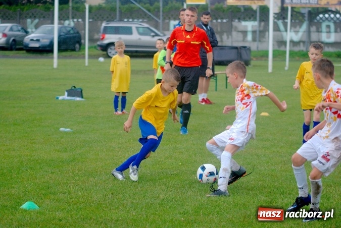 Zdjęcie w galerii na portalu naszraciborz.pl: Tworków Cup 2016: Ulewny deszcz utrudniał tworkowski turniej. Raciborska Unia na podium wiadomości z regionu