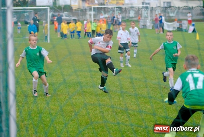Zdjęcie w galerii na portalu naszraciborz.pl: Tworków Cup 2016: Ulewny deszcz utrudniał tworkowski turniej. Raciborska Unia na podium wiadomości z regionu