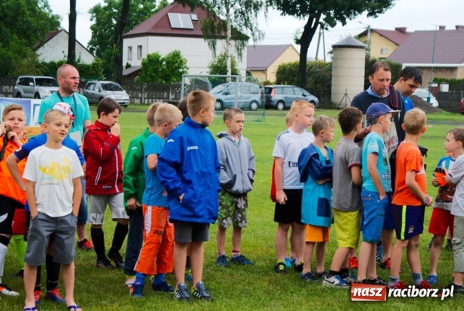 Zdjęcie w galerii na portalu naszraciborz.pl: Tworków Cup 2016: Ulewny deszcz utrudniał tworkowski turniej. Raciborska Unia na podium wiadomości z regionu