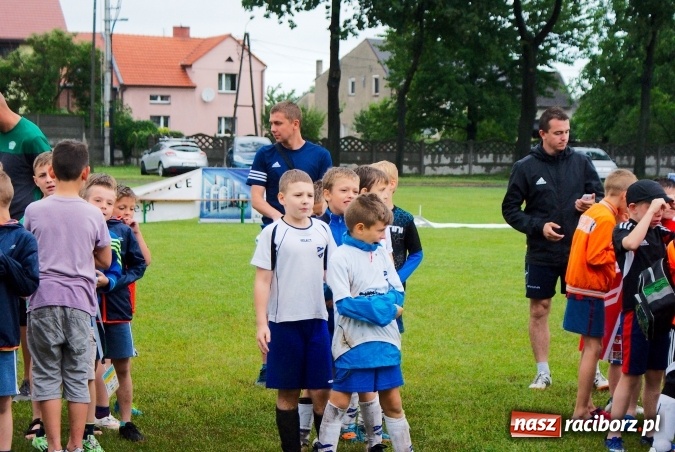 Zdjęcie w galerii na portalu naszraciborz.pl: Tworków Cup 2016: Ulewny deszcz utrudniał tworkowski turniej. Raciborska Unia na podium wiadomości z regionu