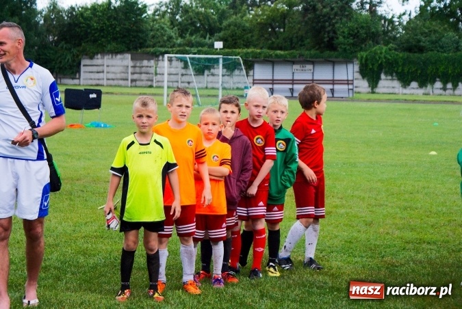 Zdjęcie w galerii na portalu naszraciborz.pl: Tworków Cup 2016: Ulewny deszcz utrudniał tworkowski turniej. Raciborska Unia na podium wiadomości z regionu