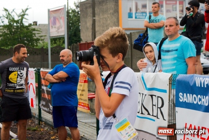 Zdjęcie w galerii na portalu naszraciborz.pl: Tworków Cup 2016: Ulewny deszcz utrudniał tworkowski turniej. Raciborska Unia na podium wiadomości z regionu
