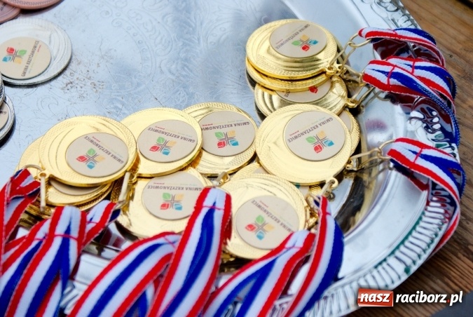 Zdjęcie w galerii na portalu naszraciborz.pl: Tworków Cup 2016: Ulewny deszcz utrudniał tworkowski turniej. Raciborska Unia na podium wiadomości z regionu