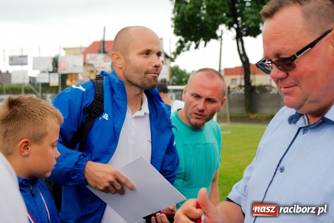 Zdjęcie w galerii na portalu naszraciborz.pl: Tworków Cup 2016: Ulewny deszcz utrudniał tworkowski turniej. Raciborska Unia na podium wiadomości z regionu
