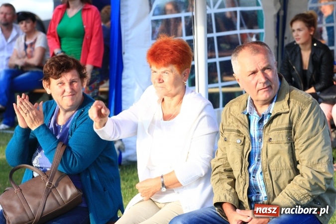 Zdjęcie w galerii na portalu naszraciborz.pl: Deszczowy festyn rodzinny w Kornowacu wiadomości z regionu