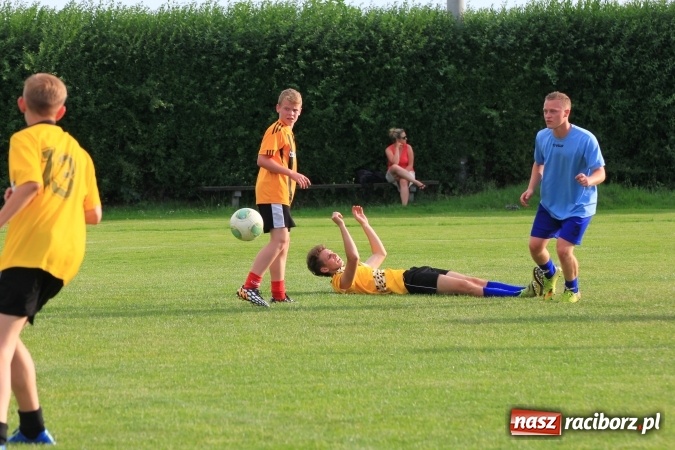 Zdjęcie w galerii na portalu naszraciborz.pl: Deszczowy festyn rodzinny w Kornowacu wiadomości z regionu