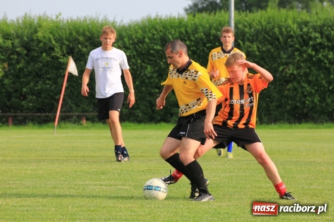 Zdjęcie w galerii na portalu naszraciborz.pl: Deszczowy festyn rodzinny w Kornowacu wiadomości z regionu