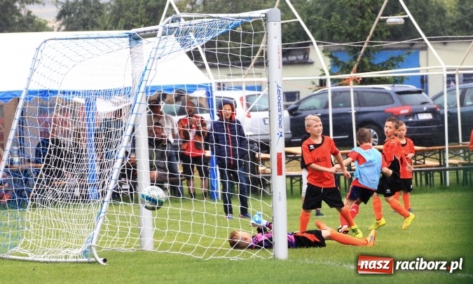 Zdjęcie w galerii na portalu naszraciborz.pl: Deszczowy festyn rodzinny w Kornowacu wiadomości z regionu