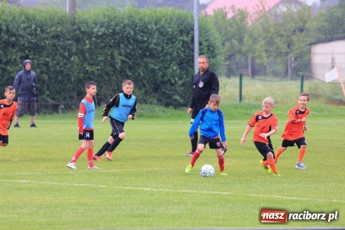 Zdjęcie w galerii na portalu naszraciborz.pl: Deszczowy festyn rodzinny w Kornowacu wiadomości z regionu