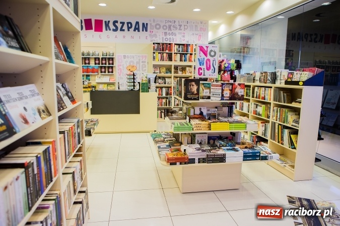 Zdjęcie w galerii na portalu naszraciborz.pl: Bookszpan – moda na książkę coraz większa! wiadomości z regionu