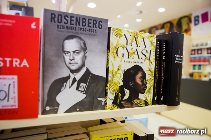 Zdjęcie w galerii na portalu naszraciborz.pl: Bookszpan – moda na książkę coraz większa! wiadomości z regionu