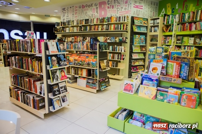 Zdjęcie w galerii na portalu naszraciborz.pl: Bookszpan – moda na książkę coraz większa! wiadomości z regionu