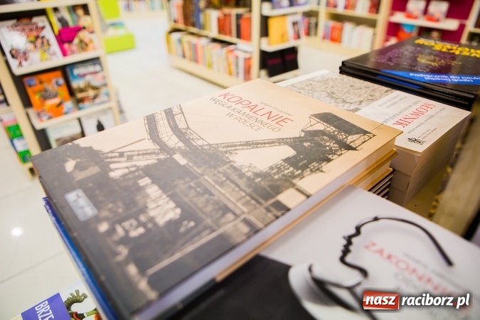 Zdjęcie w galerii na portalu naszraciborz.pl: Bookszpan – moda na książkę coraz większa! wiadomości z regionu