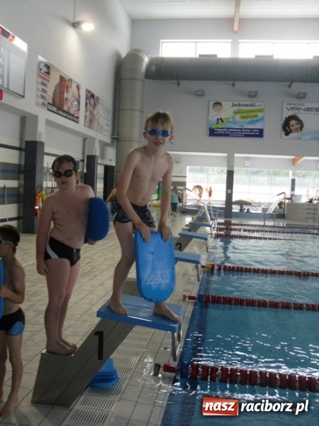 Zdjęcie w galerii na portalu naszraciborz.pl: Już pływam! Nauka pływania dla uczniów szkoły w Kuźni Raciborskiej  wiadomości z regionu
