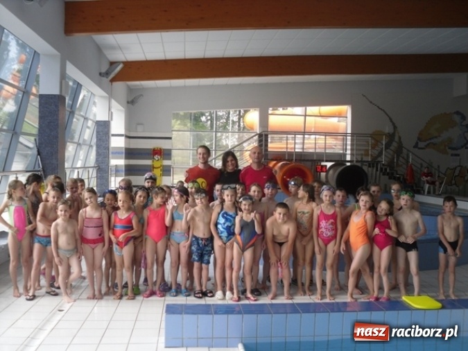 Zdjęcie w galerii na portalu naszraciborz.pl: Już pływam! Nauka pływania dla uczniów szkoły w Kuźni Raciborskiej  wiadomości z regionu