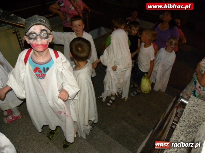 Zdjęcie w galerii na portalu naszraciborz.pl: Nocka Duchów w bibliotece  wiadomości z regionu