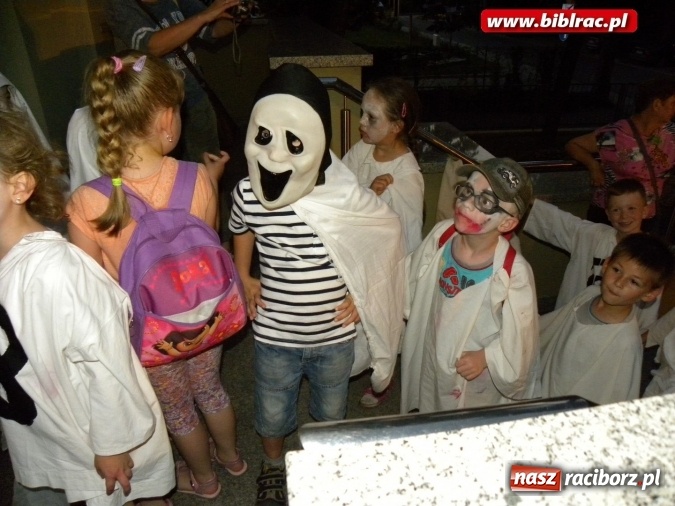 Zdjęcie w galerii na portalu naszraciborz.pl: Nocka Duchów w bibliotece  wiadomości z regionu