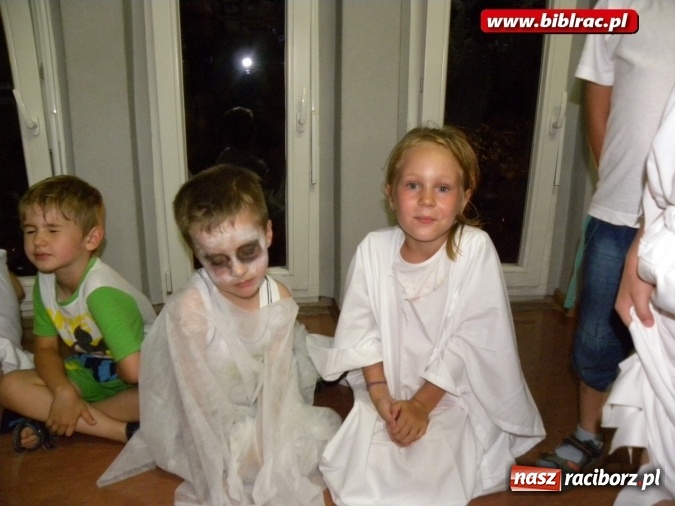 Zdjęcie w galerii na portalu naszraciborz.pl: Nocka Duchów w bibliotece  wiadomości z regionu