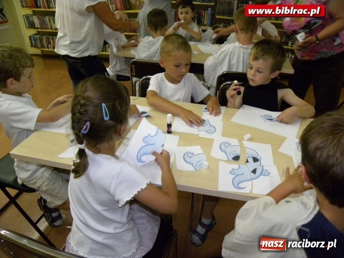 Zdjęcie w galerii na portalu naszraciborz.pl: Nocka Duchów w bibliotece  wiadomości z regionu