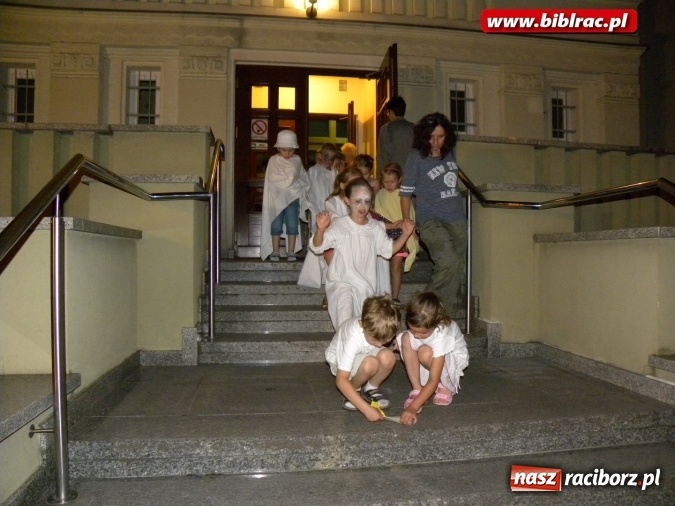 Zdjęcie w galerii na portalu naszraciborz.pl: Nocka Duchów w bibliotece  wiadomości z regionu