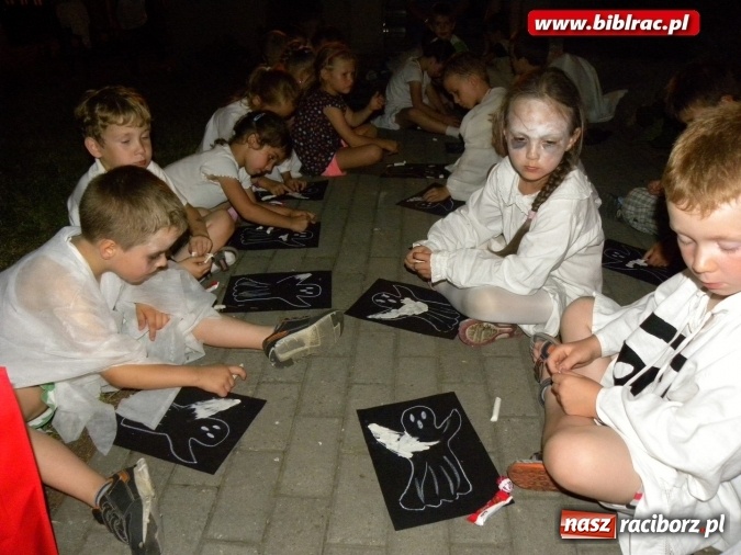 Zdjęcie w galerii na portalu naszraciborz.pl: Nocka Duchów w bibliotece  wiadomości z regionu