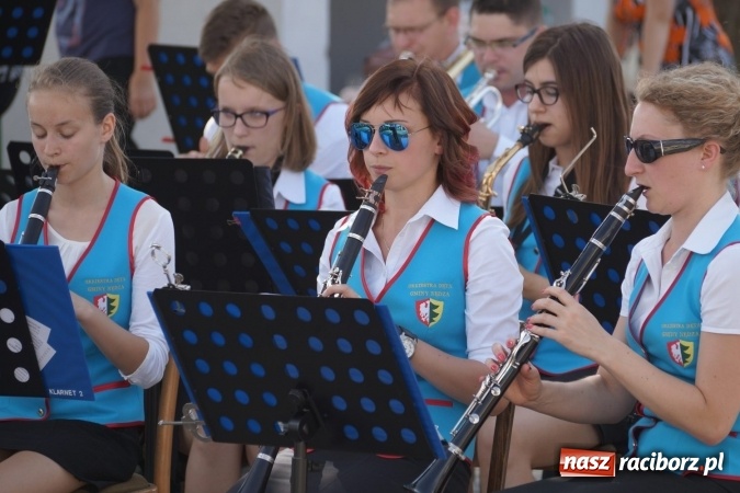 Zdjęcie w galerii na portalu naszraciborz.pl: W Szymocicach przywitali lato piknikiem  wiadomości z regionu