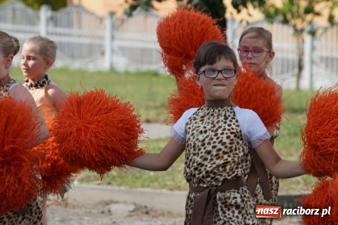 Zdjęcie w galerii na portalu naszraciborz.pl: W Szymocicach przywitali lato piknikiem  wiadomości z regionu