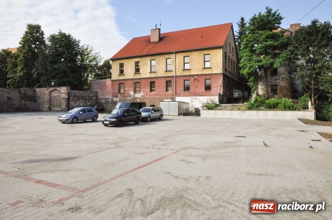 Zdjęcie w galerii na portalu naszraciborz.pl: Racib&oacute;rz ma nowy parking przy ul. Drewnianej. Zobacz jak wygląda wiadomości z regionu