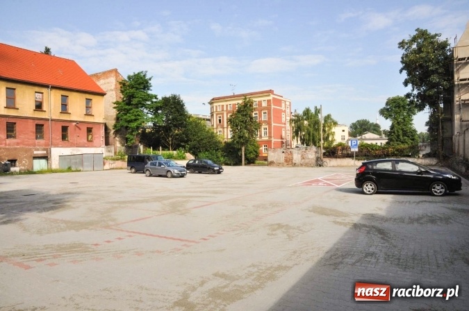 Zdjęcie w galerii na portalu naszraciborz.pl: Racib&oacute;rz ma nowy parking przy ul. Drewnianej. Zobacz jak wygląda wiadomości z regionu