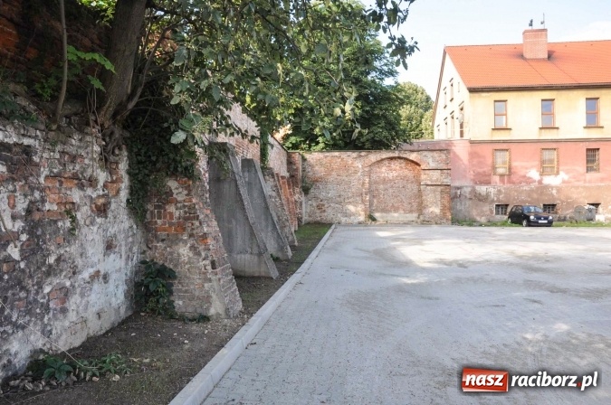 Zdjęcie w galerii na portalu naszraciborz.pl: Racib&oacute;rz ma nowy parking przy ul. Drewnianej. Zobacz jak wygląda wiadomości z regionu