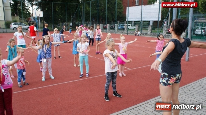 Zdjęcie w galerii na portalu naszraciborz.pl: Pierwszy gwizdek na Lecie z biblioteką  wiadomości z regionu