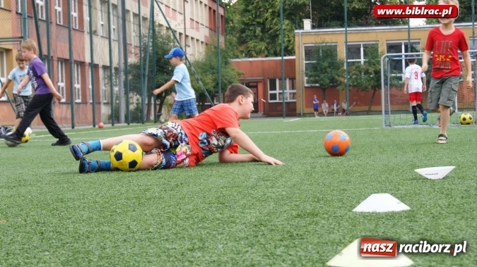 Zdjęcie w galerii na portalu naszraciborz.pl: Pierwszy gwizdek na Lecie z biblioteką  wiadomości z regionu