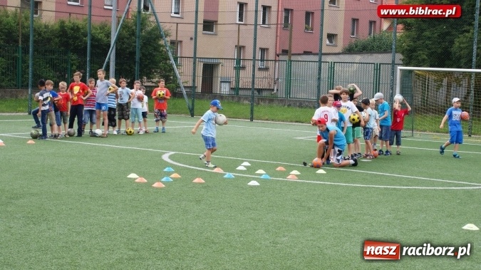 Zdjęcie w galerii na portalu naszraciborz.pl: Pierwszy gwizdek na Lecie z biblioteką  wiadomości z regionu