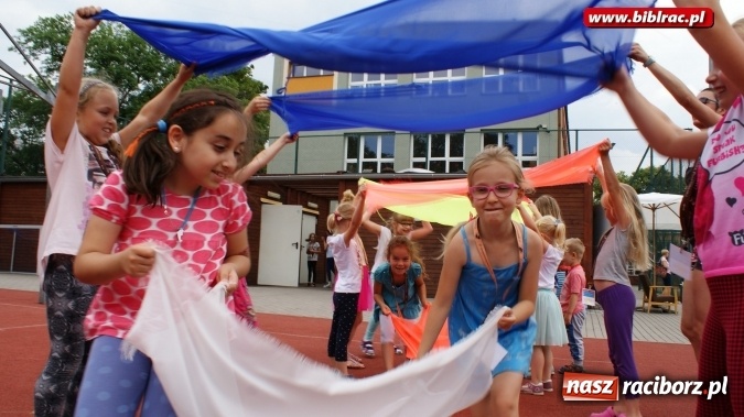 Zdjęcie w galerii na portalu naszraciborz.pl: Pierwszy gwizdek na Lecie z biblioteką  wiadomości z regionu