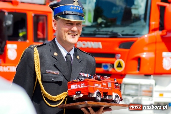 Zdjęcie w galerii na portalu naszraciborz.pl: Komendant Jan Krolik przeszedł na emeryturę wiadomości z regionu