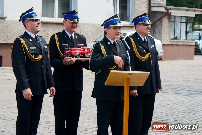 Zdjęcie w galerii na portalu naszraciborz.pl: Komendant Jan Krolik przeszedł na emeryturę wiadomości z regionu
