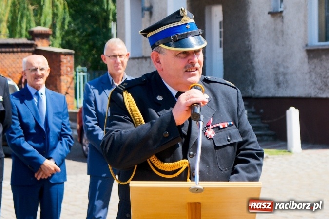 Zdjęcie w galerii na portalu naszraciborz.pl: Komendant Jan Krolik przeszedł na emeryturę wiadomości z regionu