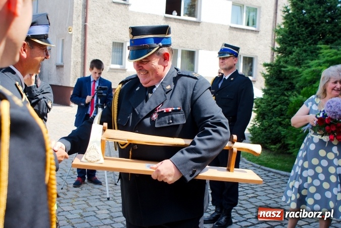 Zdjęcie w galerii na portalu naszraciborz.pl: Komendant Jan Krolik przeszedł na emeryturę wiadomości z regionu