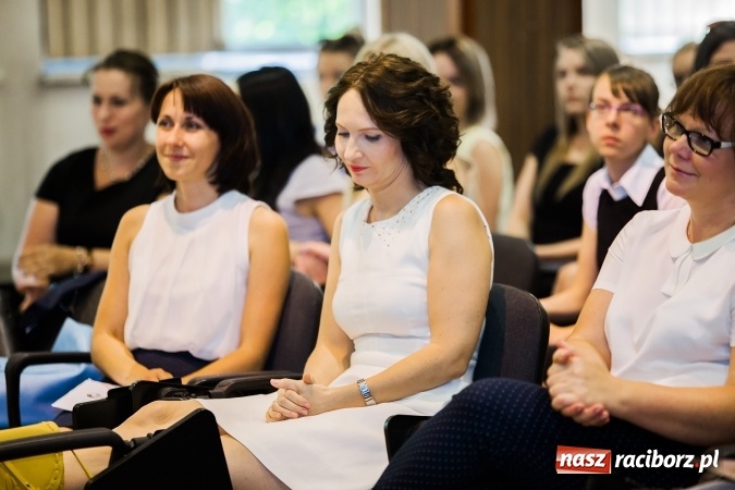 Zdjęcie w galerii na portalu naszraciborz.pl: Zakończenie Roku Akademickiego w Instytucie Studi&oacute;w Edukacyjnych i Sztuki wiadomości z regionu