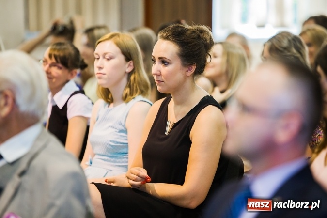 Zdjęcie w galerii na portalu naszraciborz.pl: Zakończenie Roku Akademickiego w Instytucie Studi&oacute;w Edukacyjnych i Sztuki wiadomości z regionu