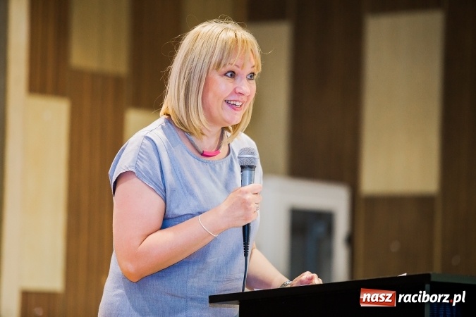 Zdjęcie w galerii na portalu naszraciborz.pl: Zakończenie Roku Akademickiego w Instytucie Studi&oacute;w Edukacyjnych i Sztuki wiadomości z regionu