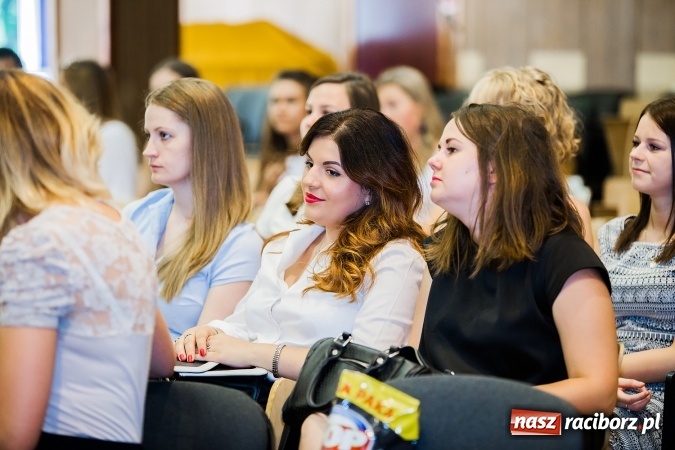 Zdjęcie w galerii na portalu naszraciborz.pl: Zakończenie Roku Akademickiego w Instytucie Studi&oacute;w Edukacyjnych i Sztuki wiadomości z regionu