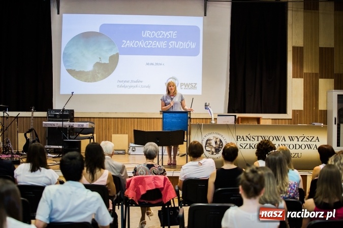 Zdjęcie w galerii na portalu naszraciborz.pl: Zakończenie Roku Akademickiego w Instytucie Studi&oacute;w Edukacyjnych i Sztuki wiadomości z regionu