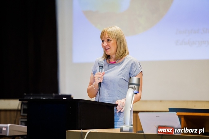 Zdjęcie w galerii na portalu naszraciborz.pl: Zakończenie Roku Akademickiego w Instytucie Studi&oacute;w Edukacyjnych i Sztuki wiadomości z regionu