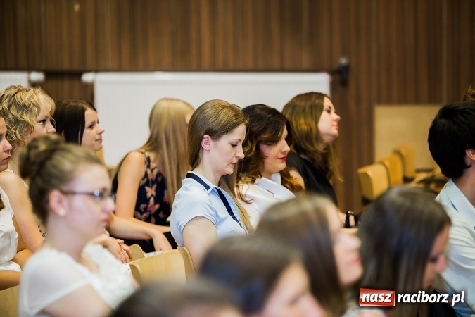 Zdjęcie w galerii na portalu naszraciborz.pl: Zakończenie Roku Akademickiego w Instytucie Studi&oacute;w Edukacyjnych i Sztuki wiadomości z regionu